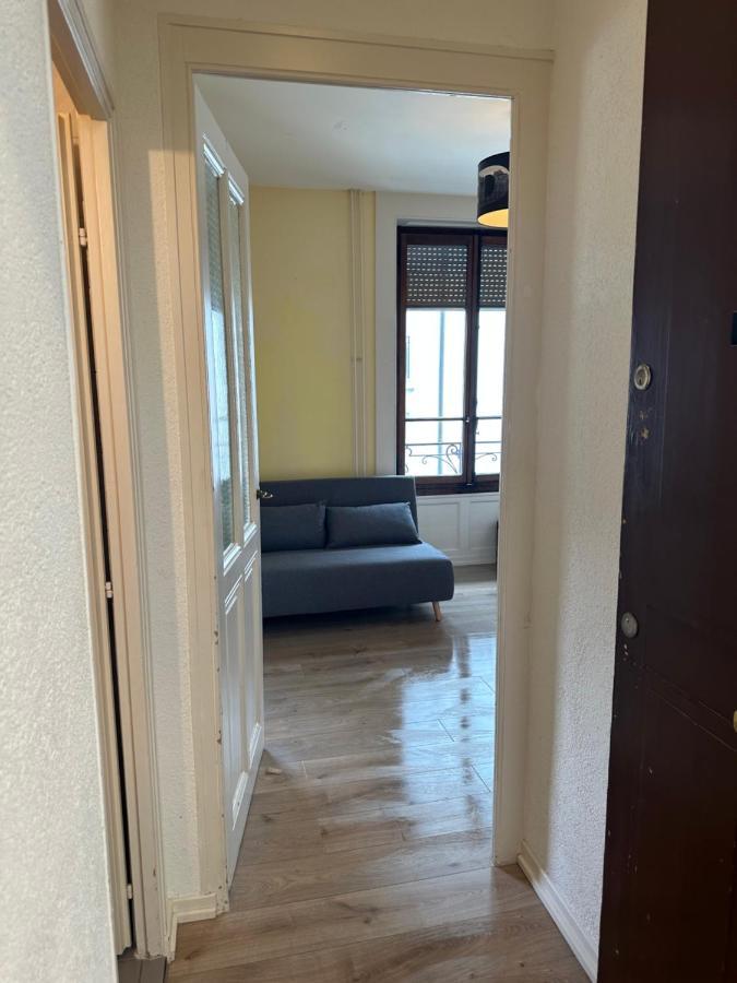 Tres Accueillant Ginebra