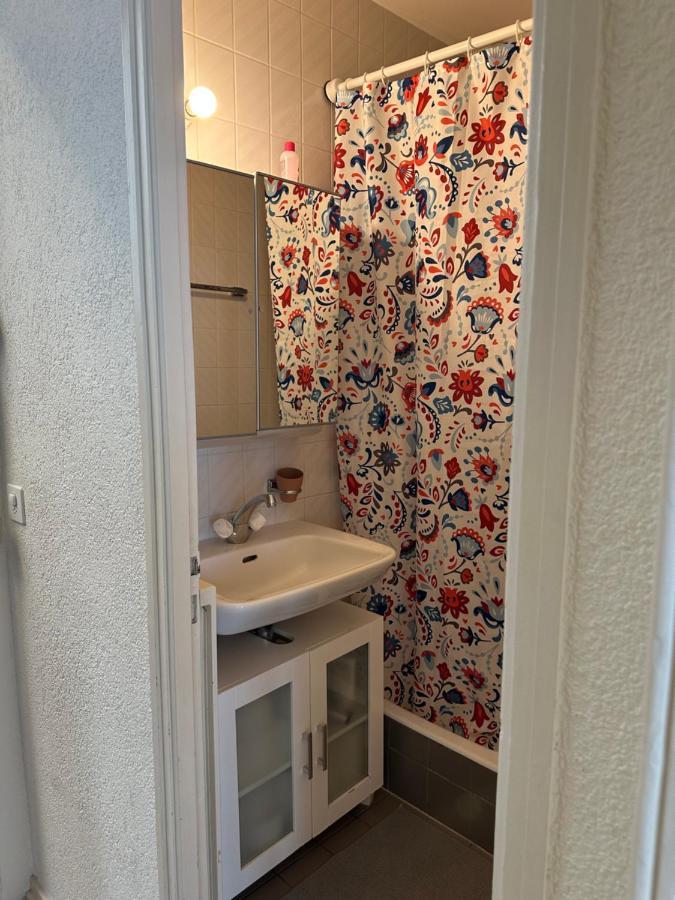 Apartment Charmant Studio Tres Accueillant Genf
